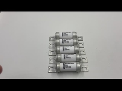 5 ~ 50A 700VDC شاحن المركبات الكهربائية المتوسطة البولت الفيوز مع M8 M6 مغلق المسمار