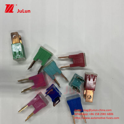 أجهزة التأمين المخصصة للشعار النحاسية توفر حماية 20A-100A من الحمل الزائد للسيارات