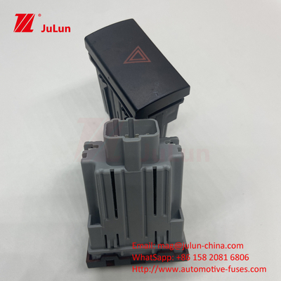 مفتاح التحكم المركزي أوقف مفتاح خطر الضوء زر BC45-13A350-BA 12V 24V زر شاحنة شاحنة زر خطر