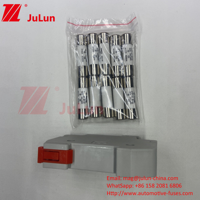 فيوز الطاقة الشمسية Pv / Din Rail حامل فيوز الطاقة الشمسية للفولدر 1500VDC 1000VDC 500VDC 10A-63A 30kA