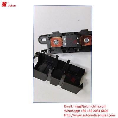 Eu UL معيار قطع الغيار للسيارات الأبعاد الخارجية حامل فيوز / صندوق بلاستيكي / غطاء نايلون التوتر المحدد 32V 48V 72V السيارات / المركبات الكهربائية / الدراجة النارية