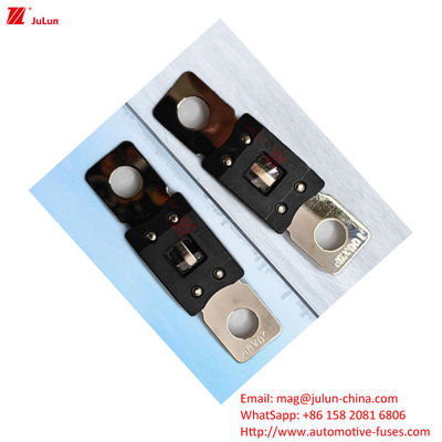 Eu UL معيار قطع الغيار للسيارات الأبعاد الخارجية حامل فيوز / صندوق بلاستيكي / غطاء نايلون التوتر المحدد 32V 48V 72V السيارات / المركبات الكهربائية / الدراجة النارية