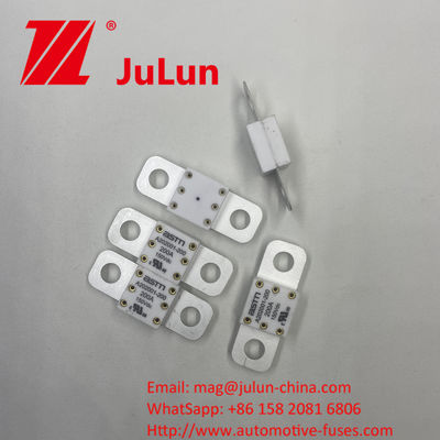 المركبة السيراميكية A202001-400A 150VDC فيوز الخصائص الكهربائية 1.0In 4 ساعات 3.0In 10s الحد الأقصى مسافة الثقب 39mm