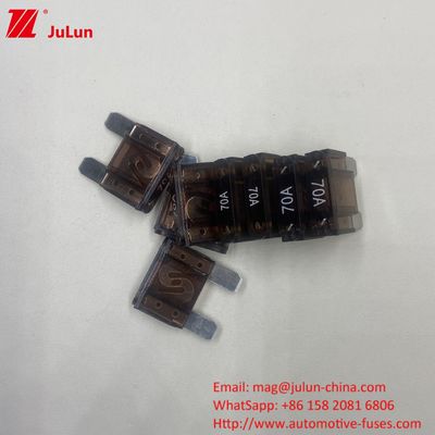 32VDC 40A مصابيح شفرة السيارات ضرورية لأنظمة الإلكترونيات في السيارات