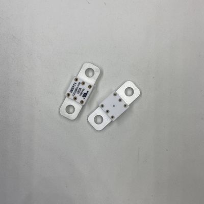 150A 150VDC تحويل الطاقة السيراميكية مصابيح السيارات القدرة العالية على الكسر 16KA 20KA مع عزم الدوران الضيق الموصى به 11-13N · m ل M8