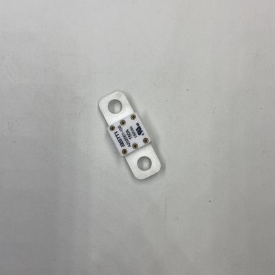 الحماية 350A 150VDC الحجم الصغير السيراميكية سيارة فيوز التيار القياسي العالي توصية عزم دوران ضيق 11-13N · m