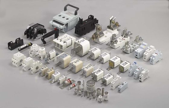 RS15 GG32A 500VDC 100KA فيوز السيراميكية للسيارات 10 * 38mm حامل IEV60269