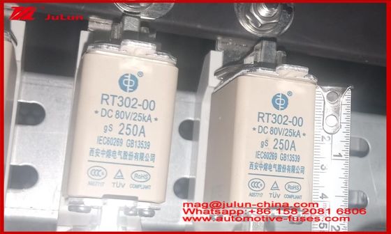 شفرة الكاريميك مصابيح السيارات الصغيرة RT302-00 250A DC80 25KA GG