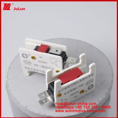 WDK-Y 5A 250V المفتاح الميكرو مصباح السيارة الصعودي للسيارات الكهربائية / HEV مركبة خاصة مصممة قاعدة مصباح للسيارة الوضع