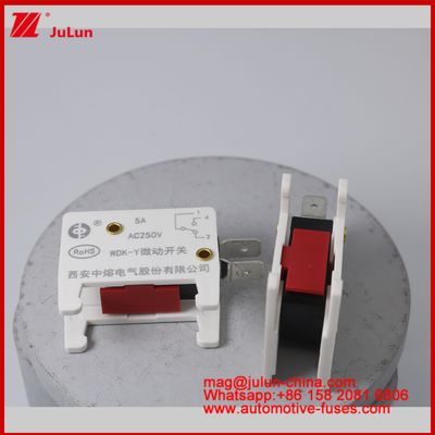 WDK-Y 5A 250V المفتاح الميكرو مصباح السيارة الصعودي للسيارات الكهربائية / HEV مركبة خاصة مصممة قاعدة مصباح للسيارة الوضع