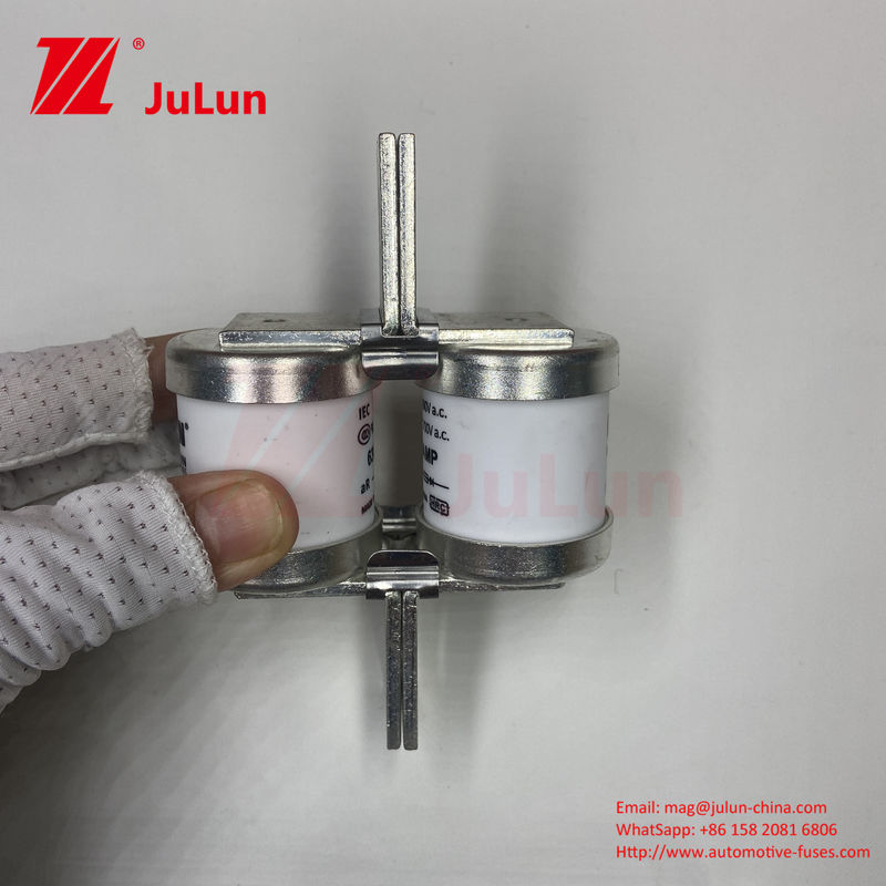 690 فولت الجهد المسموح به BUSSMANN 630MMT مصابيح السيارات السيراميكية مع تصميم محول لوحة مسطحة مزدوجة لتركيب M6 / M8