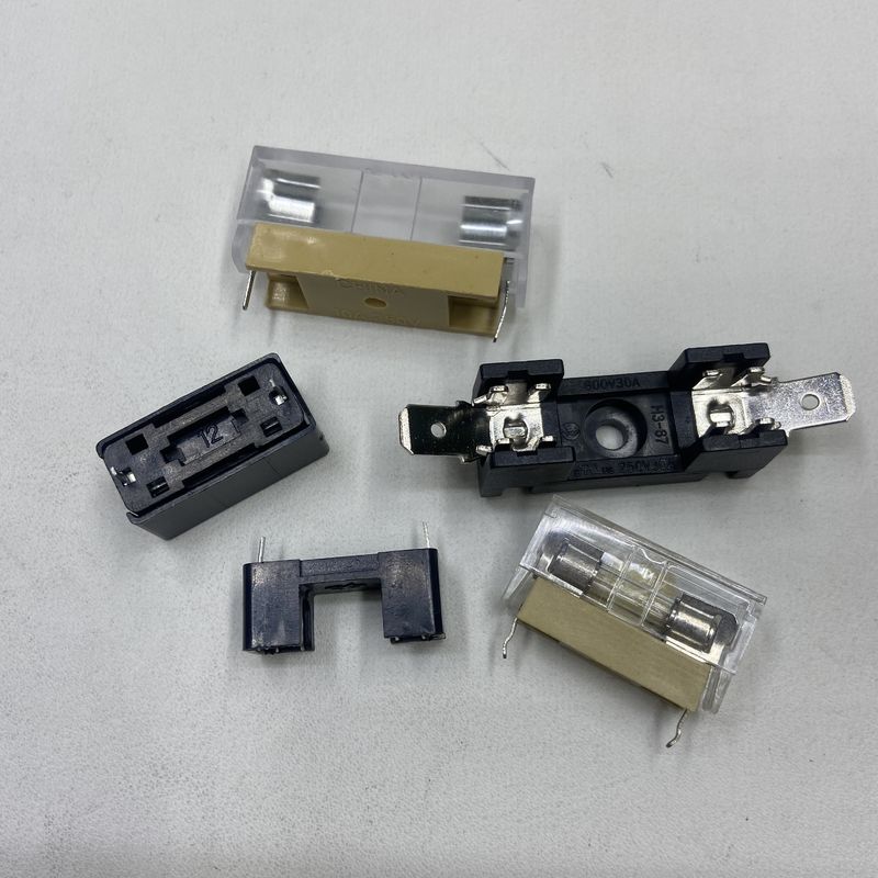 الصمام 5 * 20mm أقصى التوتر 10A 250VDC الصمام السيراميكي 6x30mm على PCBA