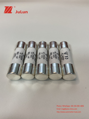 1000V / 1500V TUV CE تصنيف الطاقة الشمسية الكهروضوئية فيوز 5x20mm 10x38mm 14x51mm 10X85mm