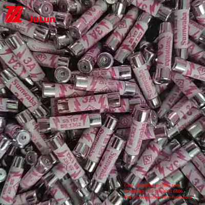 UK POWER PLUG التيار الكهربائي السيراميكي مصابيح السيارات مع مواد النحاس السيراميكي وحجم 6 * 25mm
