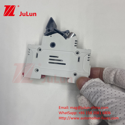 DIN دليل حامل فيوز 15A 1000VDC مع تصميم حامل فيوز السيراميكي14 * 85mm 32a 1000VDC Pv فيوز هولر