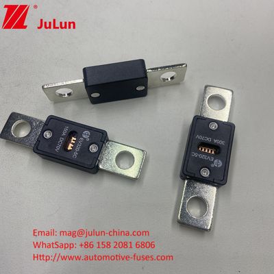 مسافة حفرة 51 ملم للسيارات EV320*-5X 225A 70VDC مصابيح 68*19*10 ملم 6KA القدرة على الكسر للسيارات الأداء