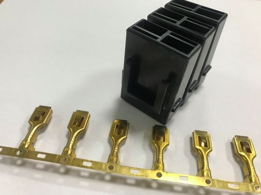 مقاوم للماء 12V 40A متوسط ​​إدراج حامل فيوز السيارة